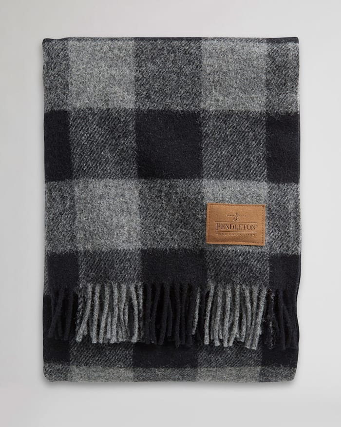 MOTOR ROBE THROW WITH LEATHER CARRIER